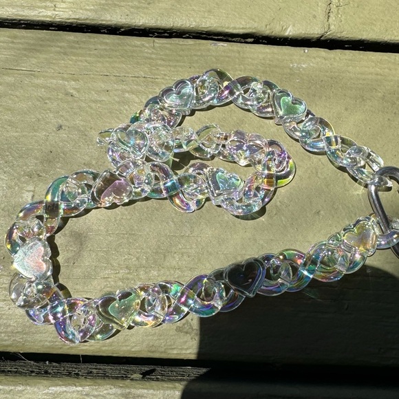 New resin Iridescent Heart Necklace - Picture 3 of 12